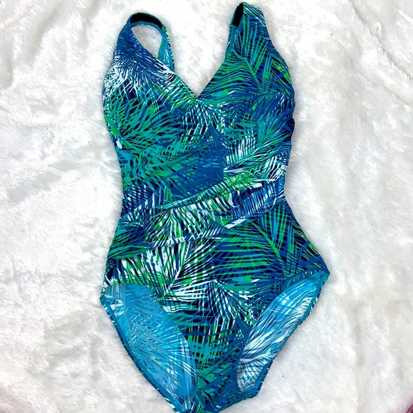NWOT L.L. Bean Slimming One Piece Swimsuit Size 8 - Picture 2 of 10